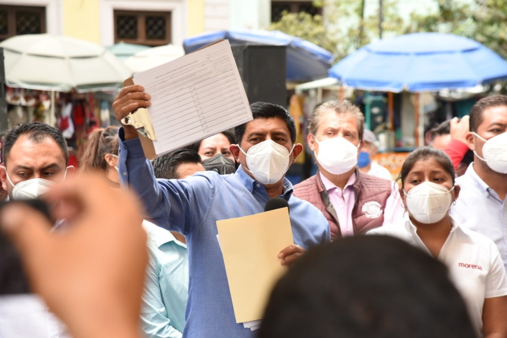 Oaxaca, primera entidad en organizar la recolección de firmas para solicitar consulta para que expresidentes enfrenten la justicia