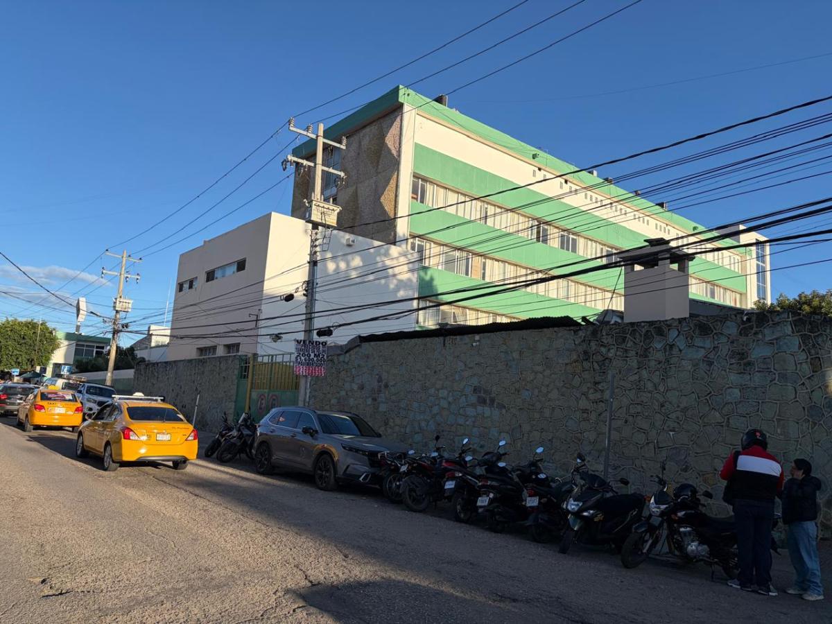 IZZI, LOS CABLES Y LA PREGUNTA QUE RECORRE OAXACA: ¿QUIÉN ESTÁ SUPERVISANDO LA&nbsp;CIUDAD?